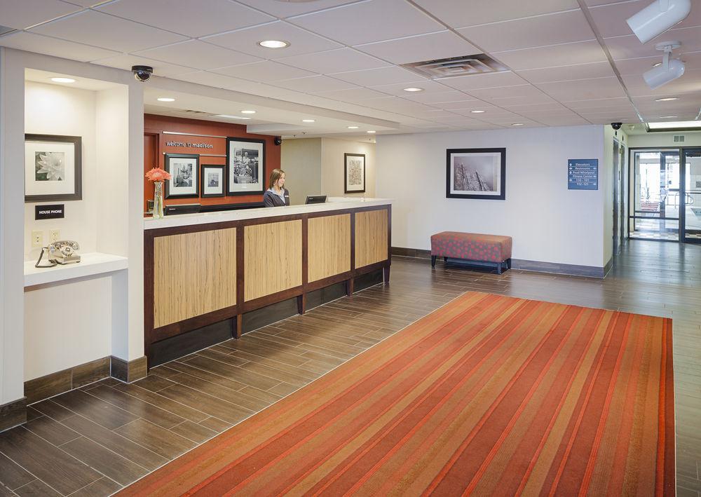 Hampton Inn Madison East Towne Mall Area Eksteriør billede