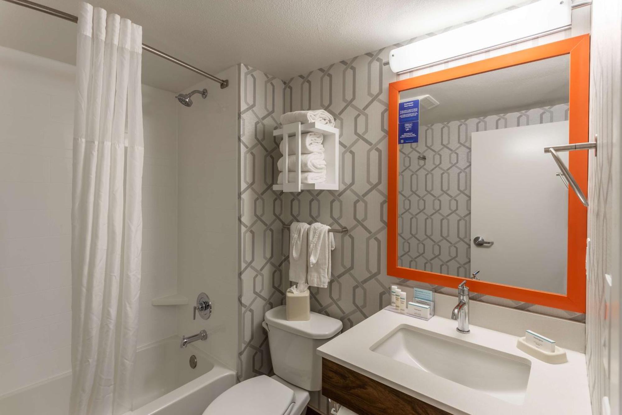 Hampton Inn Madison East Towne Mall Area Eksteriør billede