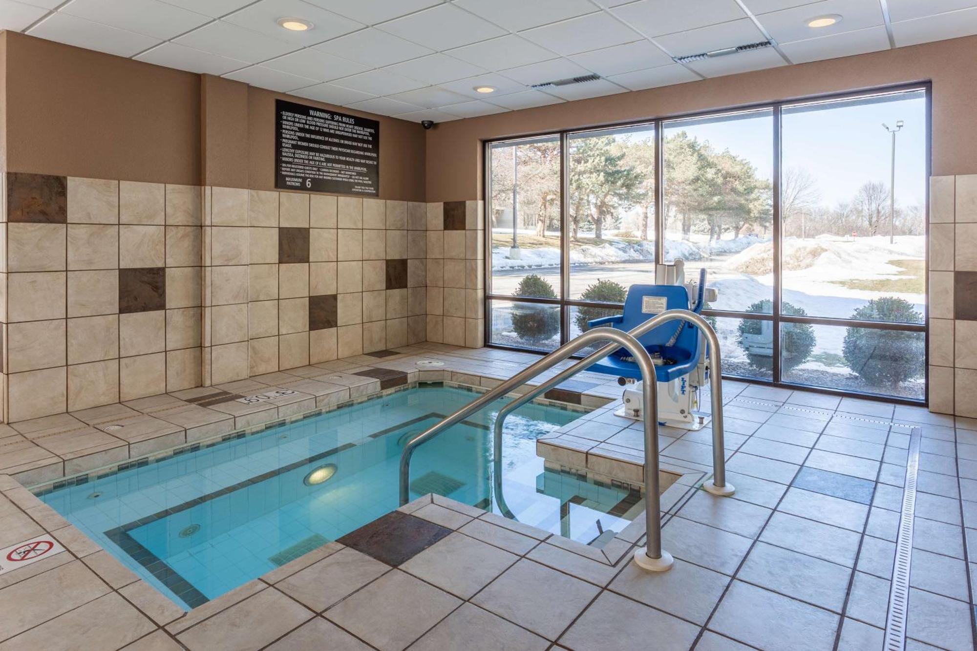 Hampton Inn Madison East Towne Mall Area Eksteriør billede