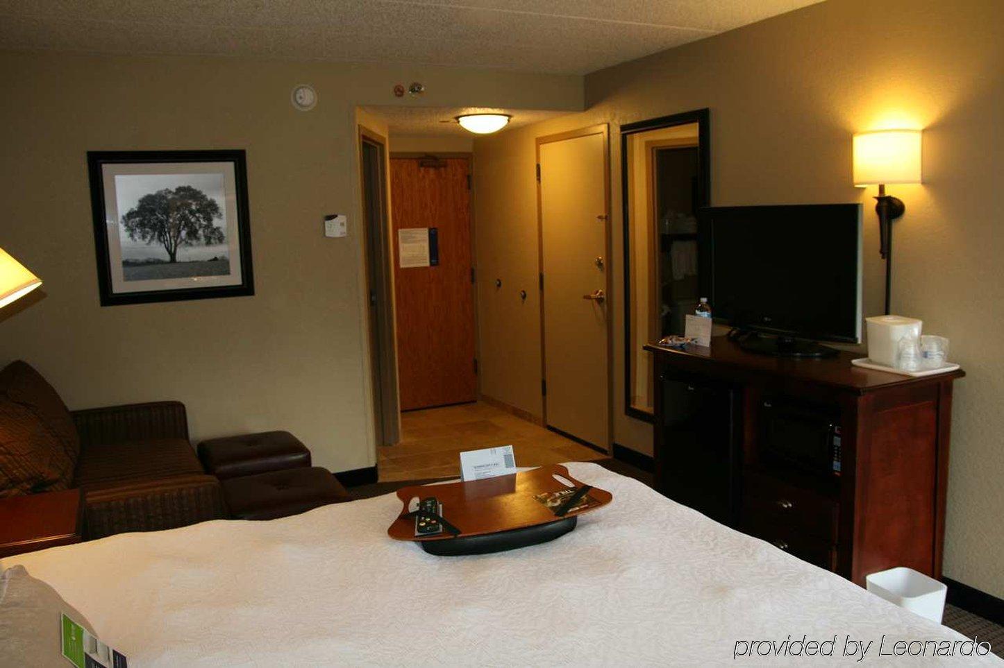 Hampton Inn Madison East Towne Mall Area Værelse billede