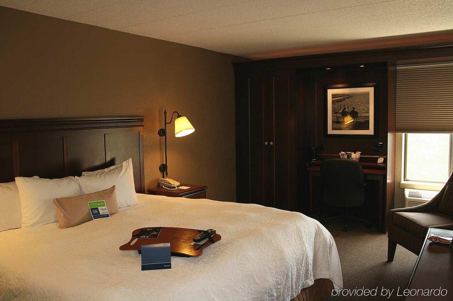 Hampton Inn Madison East Towne Mall Area Værelse billede