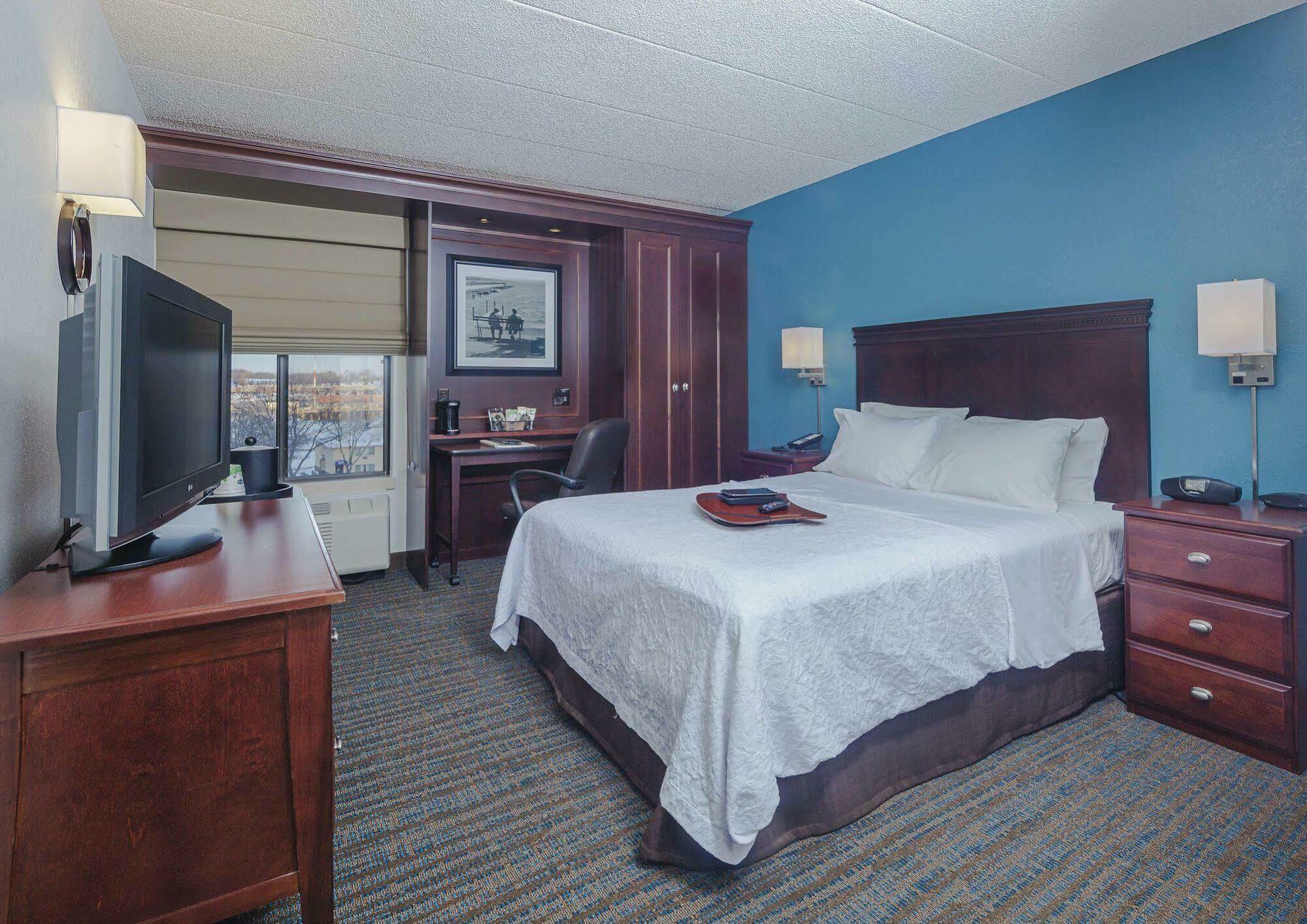Hampton Inn Madison East Towne Mall Area Eksteriør billede